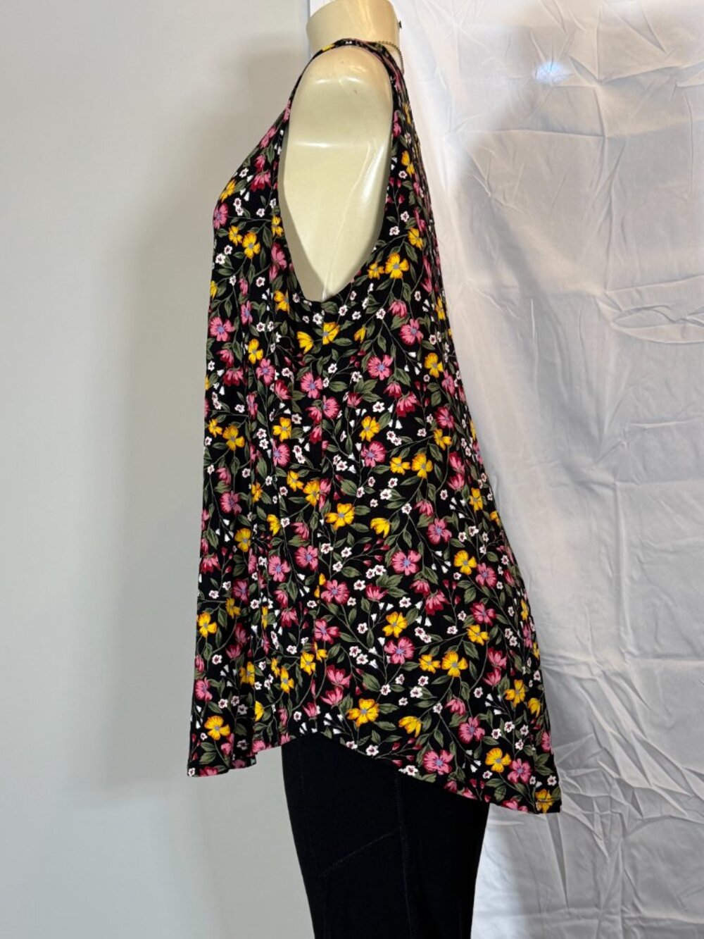 Old Navy Floral Print Sleeveless Casual Tank Women's XL UEC! - Picture 2 of 5